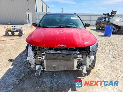 Piąte zdjęcie samochodu w środku: 2025 JEEP COMPASS LIMITED VIN:3C4NJDCN3ST521379 - miniatura