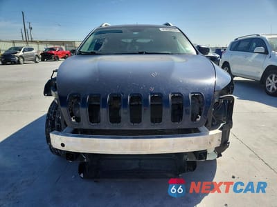 Piąte zdjęcie samochodu w środku: 2016 JEEP CHEROKEE LATITUDE VIN:1C4PJLCB3GW324691 - miniatura