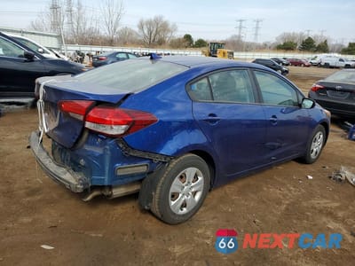 Trzecie zdjęcie samochodu z tyłu: 2018 KIA FORTE LX VIN:3KPFK4A7XJE202828 - miniatura
