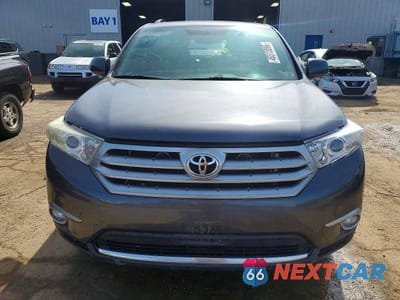 Piąte zdjęcie samochodu w środku: 2013 TOYOTA HIGHLANDER SE VIN:5TDBK3EH1DS221662 - miniatura