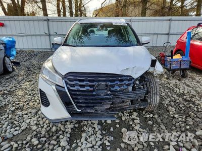 Piąte zdjęcie samochodu w środku: 2022 NISSAN KICKS SV VIN:3N1CP5CV3NL523829 - miniatura