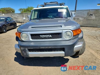Piąte zdjęcie samochodu w środku: 2012 TOYOTA FJ CRUISER BASE VIN:JTEZU4BF6CK012484 - miniatura
