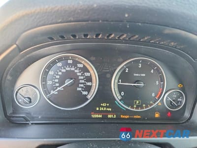 Zdjęcie 9 z 11 samochodu: 2015 BMW X5 XDRIVE35D VIN:5UXKS4C50F0J99205 - miniatura