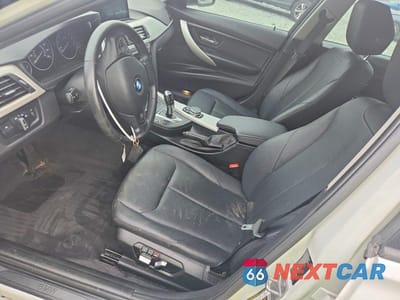 Zdjęcie 7 z 12 samochodu: 2016 BMW 320 XI VIN:WBA8E5G53GNU19747 - miniatura