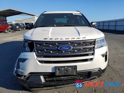 Piąte zdjęcie samochodu w środku: 2018 FORD EXPLORER XLT VIN:1FM5K7D83JGA56544 - miniatura