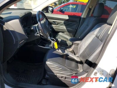 Zdjęcie 7 z 13 samochodu: 2018 MITSUBISHI OUTLANDER SE VIN:JA4J24A50JZ057208 - miniatura