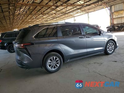 Trzecie zdjęcie samochodu z tyłu: 2025 TOYOTA SIENNA LE 8-PASSENGER VIN:5TDKRKEC6SS254373 - miniatura