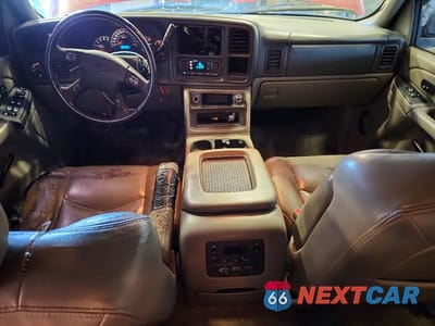 Zdjęcie 8 z 13 samochodu: 2004 CHEVROLET TAHOE K1500 VIN:1GNEK13Z64J203479 - miniatura