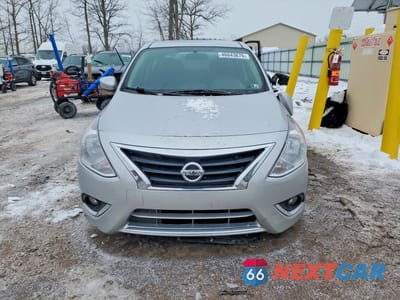 Piąte zdjęcie samochodu w środku: 2018 NISSAN VERSA SV VIN:3N1CN7APXJL878657 - miniatura