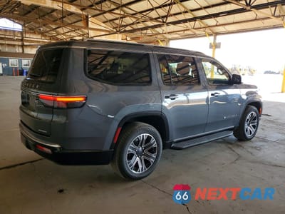 Trzecie zdjęcie samochodu z tyłu: 2024 JEEP WAGONEER SERIES II VIN:1C4SJVBP9RS125786 - miniatura