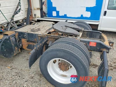 Zdjęcie 9 z 10 samochodu: 2018 VOLVO VN VNL VIN:4V4N39TG0JN892592 - miniatura