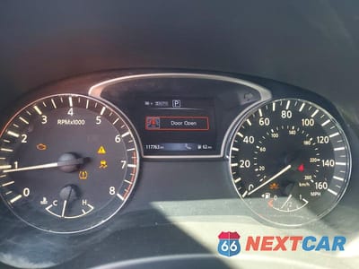 Zdjęcie 9 z 13 samochodu: 2019 NISSAN PATHFINDER SV VIN:5N1DR2MM1KC577987 - miniatura