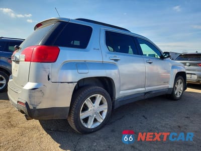 Trzecie zdjęcie samochodu z tyłu: 2011 GMC TERRAIN SLE VIN:2CTFLTE59B6379375 - miniatura