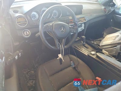 Zdjęcie 8 z 12 samochodu: 2012 MERCEDES-BENZ C 250 VIN:WDDGF4HB0CA619034 - miniatura