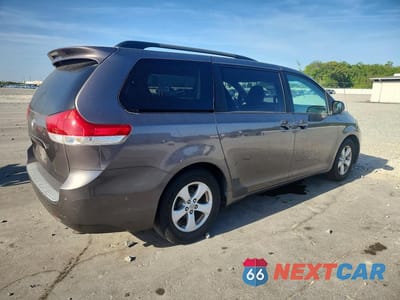 Trzecie zdjęcie samochodu z tyłu: 2011 TOYOTA SIENNA LE 8-PASSENGER VIN:5TDKK3DC0BS085902 - miniatura