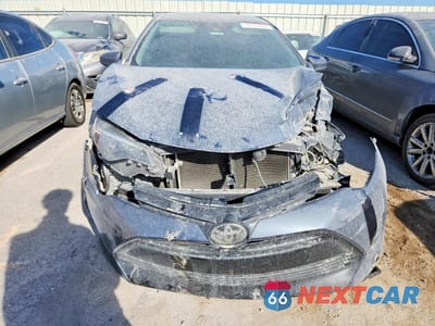 Piąte zdjęcie samochodu w środku: 2018 TOYOTA COROLLA L VIN:2T1BURHE7JC000845 - miniatura