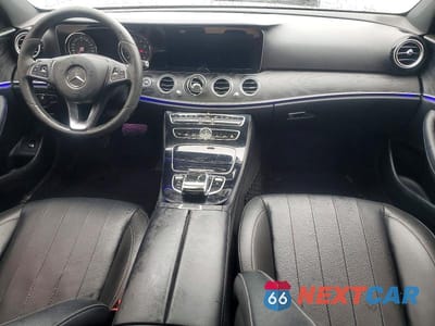 Zdjęcie 8 z 11 samochodu: 2017 MERCEDES-BENZ E 300 4MATIC VIN:WDDZF4KB7HA035965 - miniatura