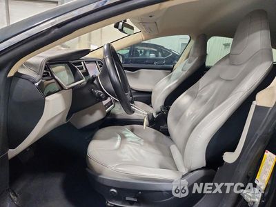 Zdjęcie 7 z 12 samochodu: 2013 TESLA MODEL S VIN:5YJSA1CN4DFP16491 - miniatura