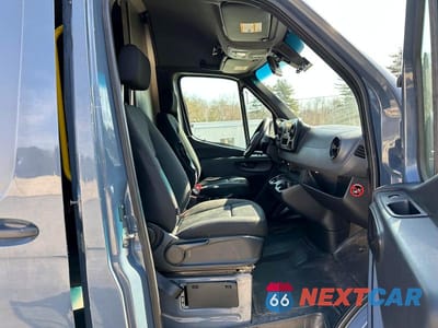 Zdjęcie 6 z 10 samochodu: 2019 MERCEDES BENZ SPRINTER VIN:WD4PF0CD3KP099280 - miniatura