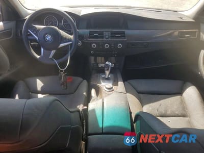 Zdjęcie 8 z 12 samochodu: 2008 BMW 528 I VIN:WBANU53568C114607 - miniatura