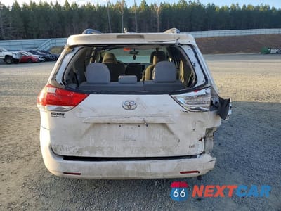 Zdjęcie 6 z 13 samochodu: 2013 TOYOTA SIENNA LE VIN:5TDKK3DC6DS353676 - miniatura