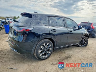 Trzecie zdjęcie samochodu z tyłu: 2026 HONDA HR-V EXL VIN:3CZRZ2H71TM725726 - miniatura