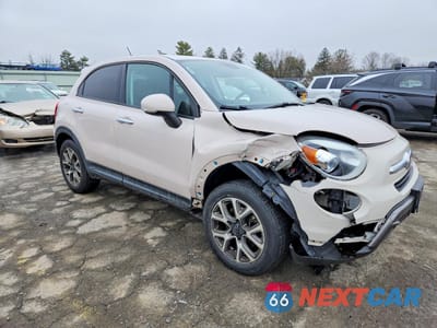 Czwarte zdjęcie samochodu z boku: 2016 FIAT 500X VIN:ZFBCFYCT3GP370668 - miniatura