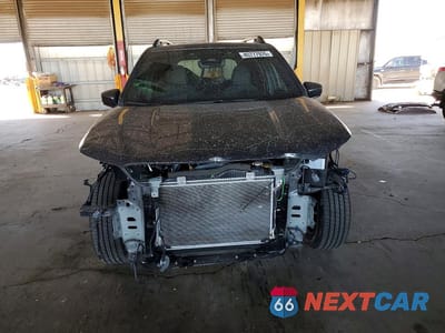 Piąte zdjęcie samochodu w środku: 2025 SUBARU FORESTER PREMIUM VIN:JF2SLDDC9SH517766 - miniatura