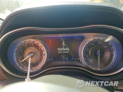 Zdjęcie 9 z 12 samochodu: 2017 CHRYSLER 300 LIMITED VIN:2C3CCAAGXHH646471 - miniatura