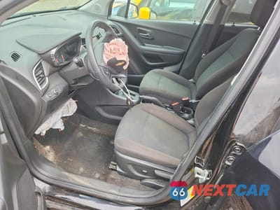 Zdjęcie 7 z 12 samochodu: 2022 CHEVROLET TRAX LS VIN:KL7CJNSM0NB552212 - miniatura