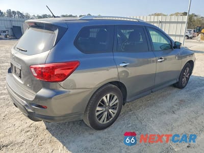 Trzecie zdjęcie samochodu z tyłu: 2018 NISSAN PATHFINDER SL VIN:5N1DR2MN5JC615227 - miniatura