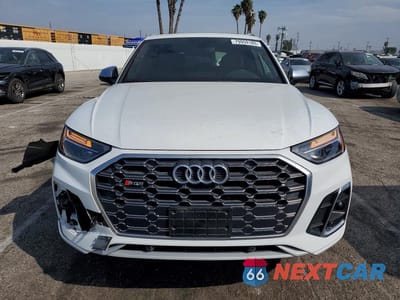 Piąte zdjęcie samochodu w środku: 2022 AUDI SQ5 PREMIUM VIN:WA1A4AFY3N2037173 - miniatura