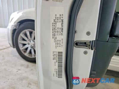 Zdjęcie 12 z 12 samochodu: 2012 CHRYSLER 300 LIMITED VIN:2C3CCACG1CH123796 - miniatura