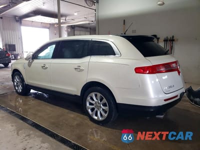 Drugie zdjęcie samochodu z przodu: 2015 LINCOLN MKT VIN:2LMHJ5FK5FBL03191 - miniatura