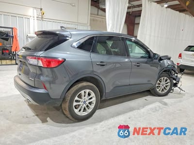 Trzecie zdjęcie samochodu z tyłu: 2020 FORD ESCAPE SE VIN:1FMCU9G68LUC58338 - miniatura