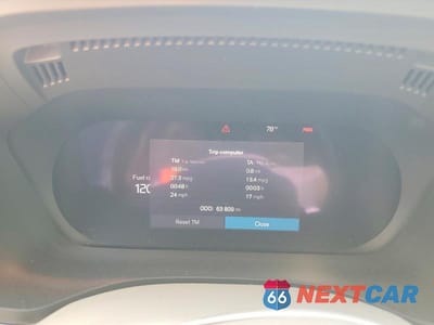 Zdjęcie 9 z 11 samochodu: 2022 VOLVO XC60 B5 MOMENTUM VIN:YV4L12RK1N1924598 - miniatura