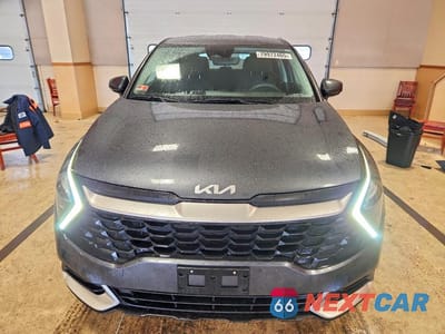 Piąte zdjęcie samochodu w środku: 2023 KIA SPORTAGE VIN:KNDPUCAF2P7041139 - miniatura