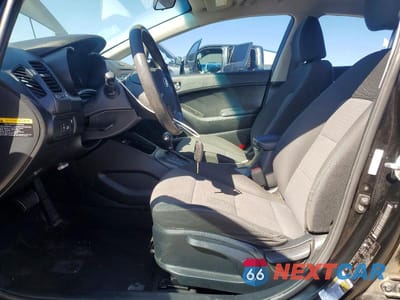 Zdjęcie 7 z 12 samochodu: 2016 KIA FORTE LX VIN:KNAFX4A63G5549217 - miniatura