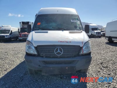 Piąte zdjęcie samochodu w środku: 2012 MERCEDES BENZ SPRINTER 2500 UTILITY / SERVICE VAN VIN:WD3PE8CB1C5713261 - miniatura