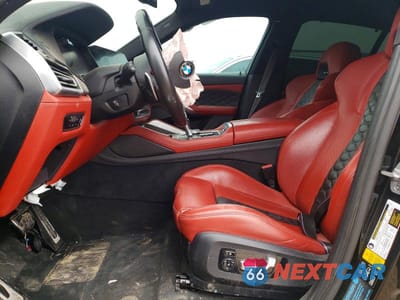 Zdjęcie 7 z 14 samochodu: 2021 BMW X6 M VIN:5YMCY0C09M9E09840 - miniatura