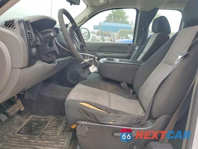 Zdjęcie 7 z 12 samochodu: 2007 CHEVROLET SILVERADO LT FLATBED TRUCK VIN:1GCHC29K77E535723 - miniatura