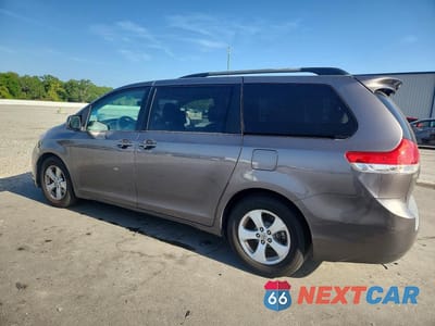 Drugie zdjęcie samochodu z przodu: 2011 TOYOTA SIENNA LE 8-PASSENGER VIN:5TDKK3DC0BS085902 - miniatura