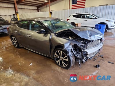 Czwarte zdjęcie samochodu z boku: 2017 NISSAN MAXIMA 3.5 SV VIN:1N4AA6AP7HC375240 - miniatura