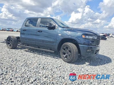 Czwarte zdjęcie samochodu z boku: 2026 RAM 1500 BIG HORN VIN:1C6SRFFT7TN270974 - miniatura