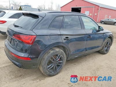 Trzecie zdjęcie samochodu z tyłu: 2025 AUDI Q5 TECHNIK 45 2.0 TFSI 4DR AWD VIN:WA1FAAFYXS2038024 - miniatura