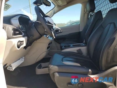 Zdjęcie 7 z 12 samochodu: 2024 CHRYSLER PACIFICA TOURING L VIN:2C4RC1BG0RR113237 - miniatura