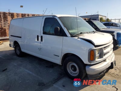 Czwarte zdjęcie samochodu z boku: 2002 CHEVROLET EXPRESS 1500 DELIVERY VAN VIN:1GCEG15M421153304 - miniatura