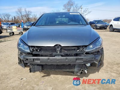Piąte zdjęcie samochodu w środku: 2019 VOLKSWAGEN GOLF R VIN:WVWVA7AU0KW145388 - miniatura
