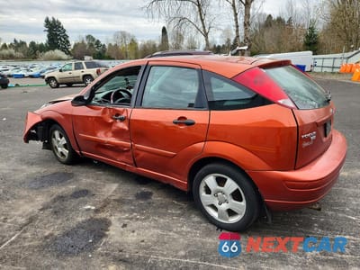 Drugie zdjęcie samochodu z przodu: 2005 FORD FOCUS ZX5 VIN:3FAHP37NX5R140796 - miniatura