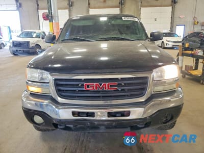 Piąte zdjęcie samochodu w środku: 2006 GMC SIERRA K1500 HEAVY DUTY VIN:1GTGK13U76F187045 - miniatura
